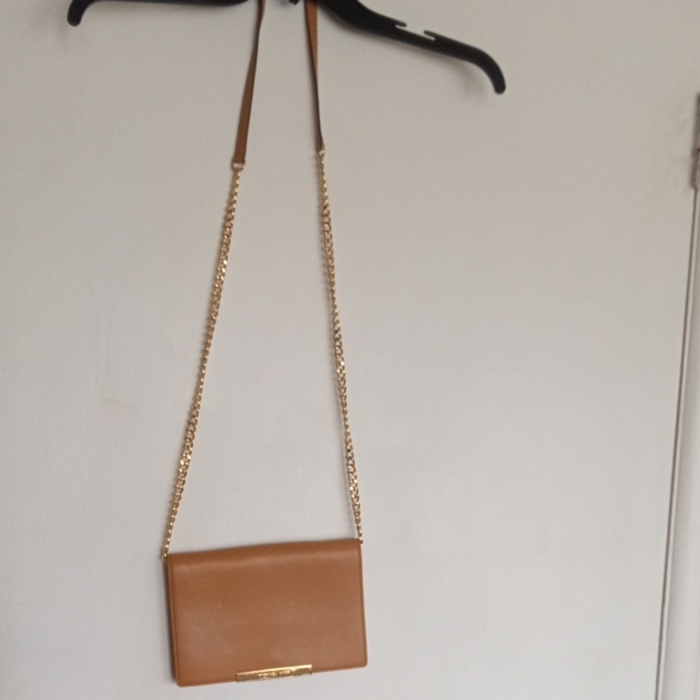 Micheal kors Tan Leather Crossbody Bag With Gold Chain Strap 8"X5" New